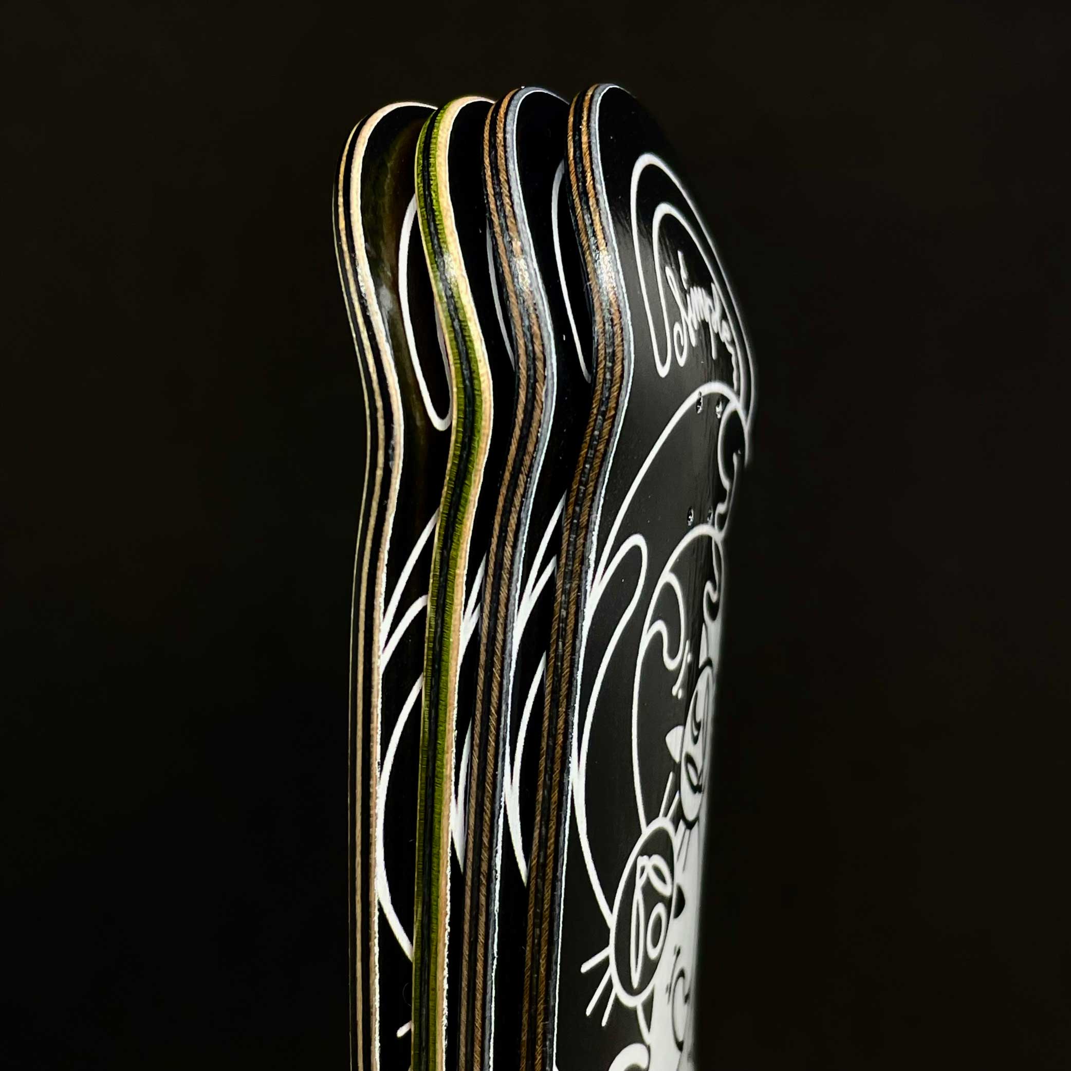 Santiago Mendoza Pro Model 'Duality' (Mild Mold) was designed to pay homage to his cats and the connection they have with him and his girlfriend.