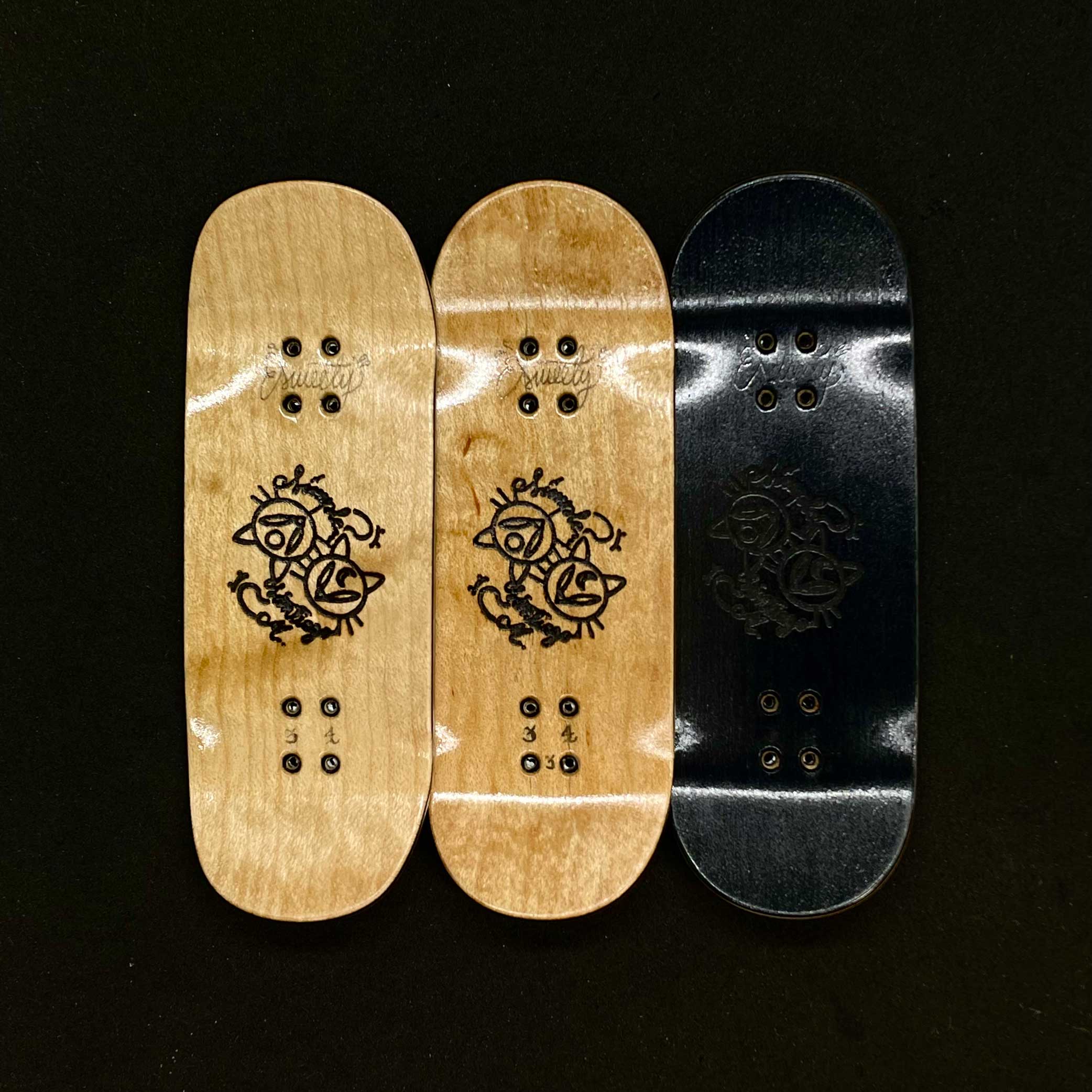 Santiago Mendoza Pro Model 'Duality' (Mild Mold) was designed to pay homage to his cats and the connection they have with him and his girlfriend.