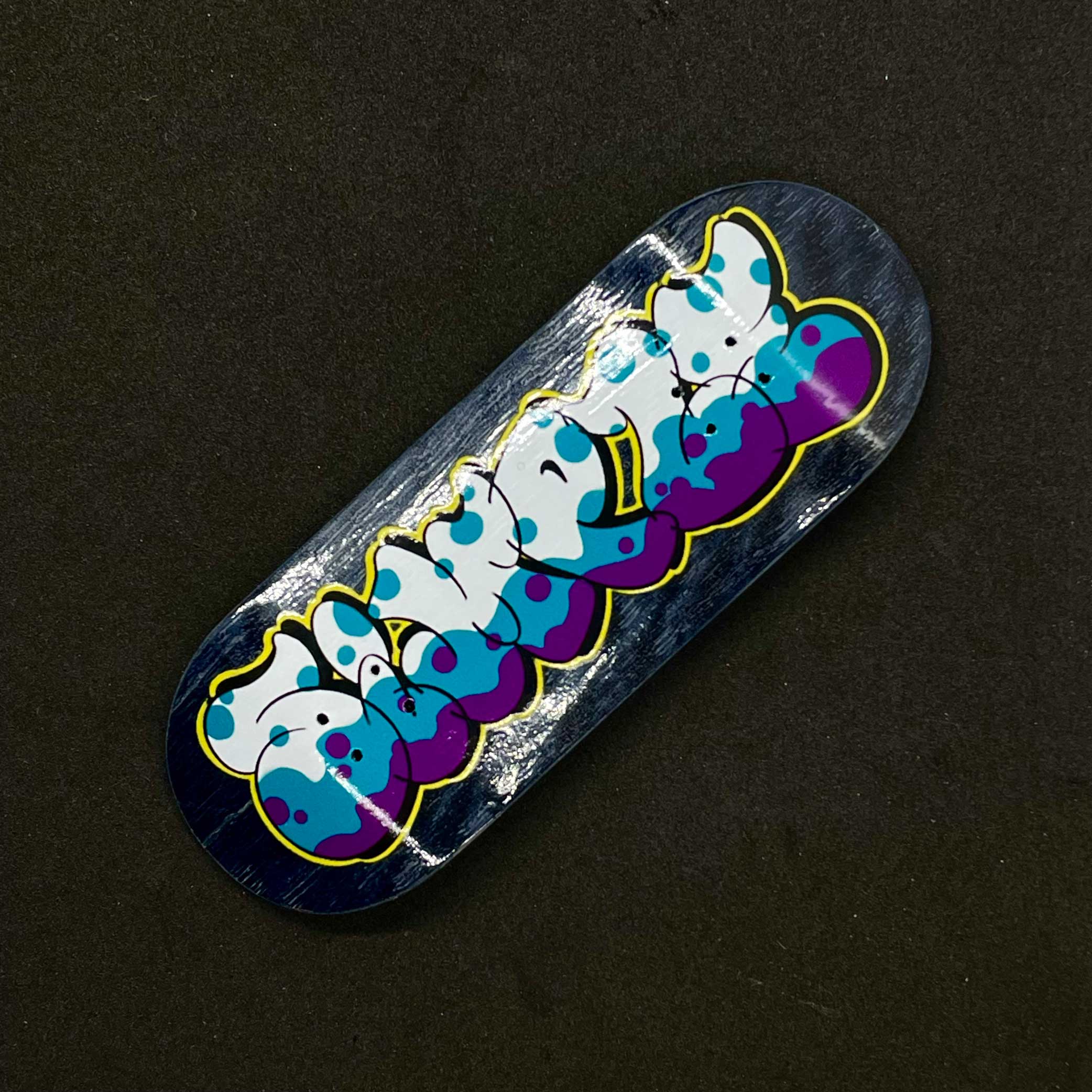 Quick Piece is the our newest graphic paying homage to the Graffiti culture which has had a big influence on us.