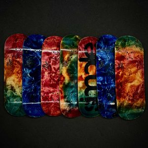 Tiedye Mini Logo boards from Simple are some well known exotic and unique pieces to add to your collection.